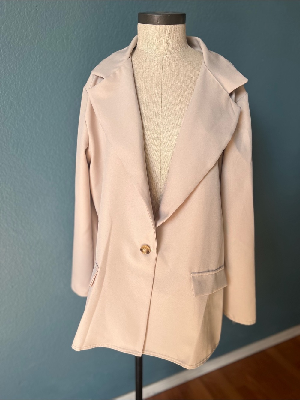 PrettyLittleThing Light tan Single-Button Blazer
